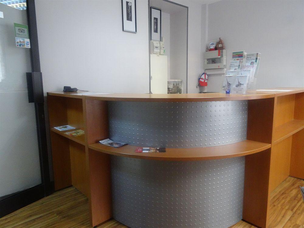 Hotel Ermitage 巴黎 外观 照片 Reception desk